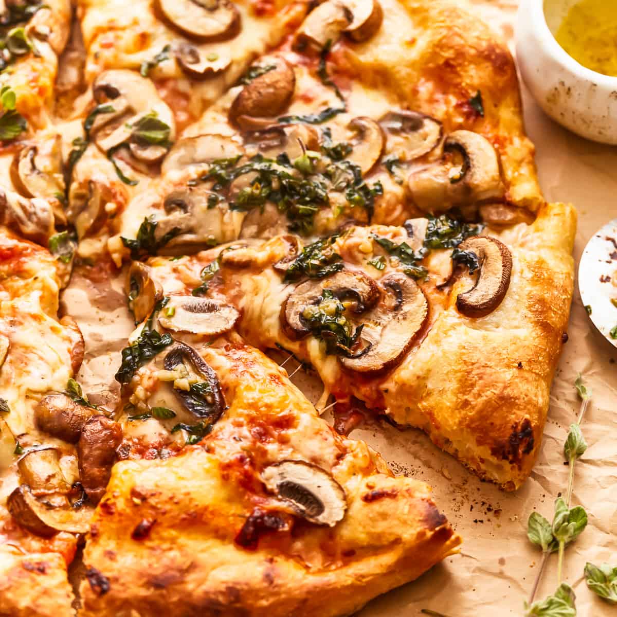 MUSHROOM PIZZA